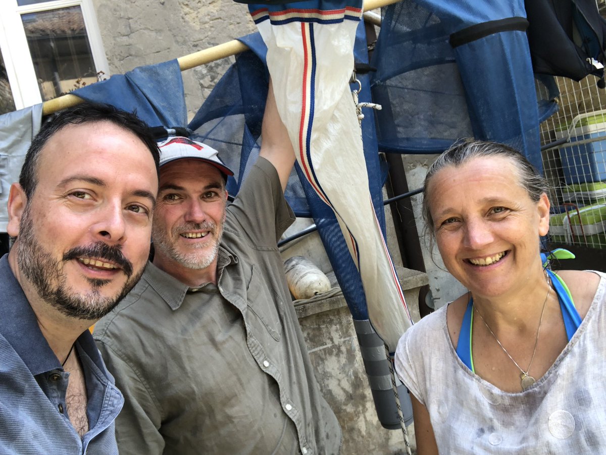 evodevogenomeUB's tweet photo. Incredible day in villafranche-sur-mer durig #10thITM #Tunicate2019. First plankton netting with @Alex__McDougall and #UteRothbacher, and then examination of the microcoscopic amazing fauna with @fabien_lombard, a world master leader on the knowledge of #appendicularian. Thanks https://t.co/bRGOLJQBGL