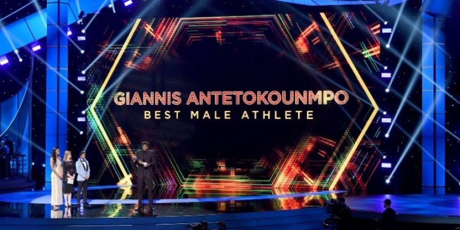charalambides10's tweet photo. Η περίπτωση του Αντετοκούνμπο είναι μοναδική. Η ζωή του άνετα μπορεί να γυριστεί σε κινηματογραφική ταινία. Με μεγάλο ενδιαφέρον θα ήθελα να παρακολουθήσω μία τέτοιου είδους παραγωγή. 🇬🇷🇺🇸 #espys2019 #BestNBAPlayer #BestMaleAthlete https://t.co/areoDRQ68L