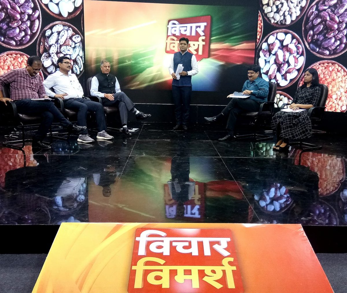 DDKisanChannel's tweet photo. लागत से डेढ़ी #MSP द��नेवाली प्रधानमंत्री@narendramodi के नेतृत्ववाली सरकार फसल दर फसल MSP में बढ़ोत्तरी कर रही है। 
दलहन की पैदावार में भारत लगभग आत्मनिर्भर हो गया है।
देखिए #VichaarVimarsh- #Kharif-2019 के लिए MSP
12 जुलाई रात 10 बजे
15 जुलाई सुबह 11 बजे। https://t.co/ZtpFWjjljT
