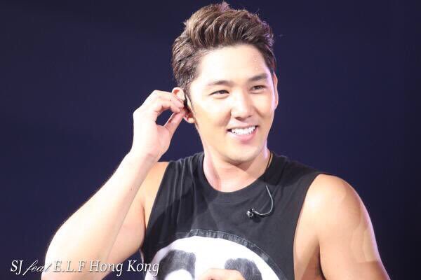 ELFbelongsToSJ's tweet photo. thank you for the past 14 years.
there’s good &amp; bad days, we laughed and cried together, but it’s all memories now.
thank you for putting the group first before yourself, for thinking about SJ &amp; ELF until the end.
goodbye, Super Junior’s Kangin.
take care &amp; be happy from now on💙 https://t.co/R8Y7bh2tgA