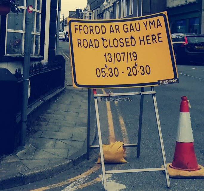 #adfywiadStrydFawr  #Nefyn paratoi at/preparations Parti ar y Pafin 13.7.2019 10-5  <a href="/CwrwLlyn/">Cwrw Llŷn</a> <a href="/AmgLlynMus/">Amgueddfa Forwrol Llŷn Maritime Museum</a> @hunaniaith @ArloesiGwynedd <a href="/anweledig25/">Anweledig</a> <a href="/bwncathband/">Bwncath</a> <a href="/gwilymrhys/">Gwilym Bowen Rhys</a>