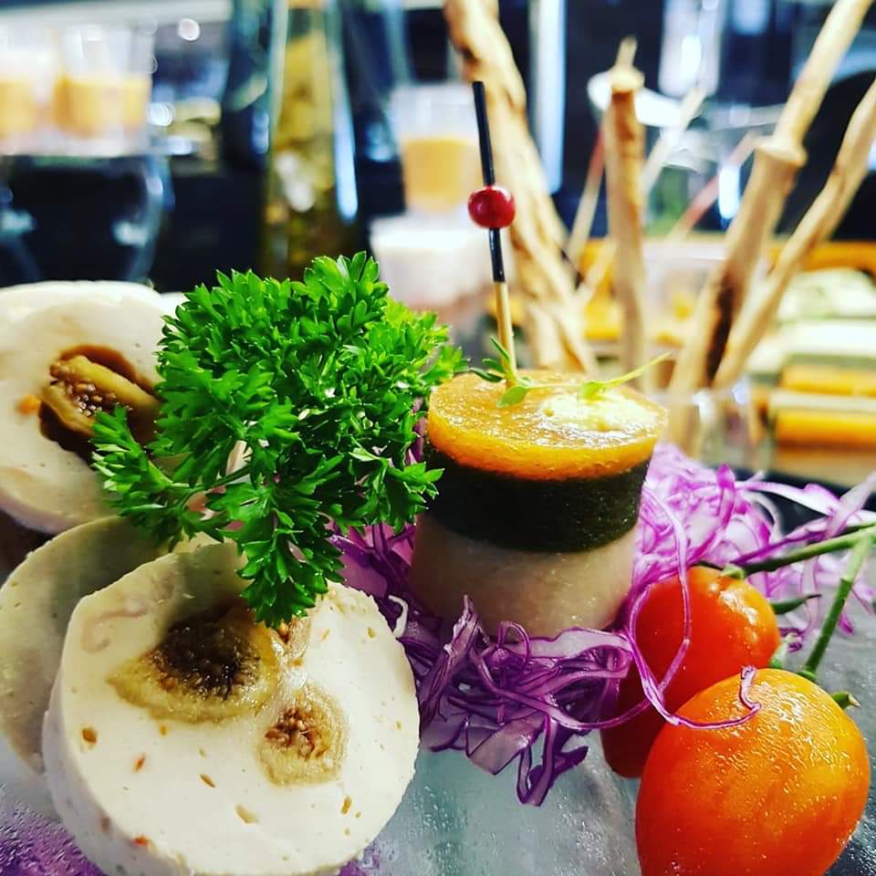 HamdiCheff's tweet photo. #LoveYouDhoni #amara #prestige #hotel #makedonya #gasmonkeygarage #gastronomy #Türkiyem #millitakim #foodwaste #foodfantasy #ChefConf2019 #bac2019 #ChefConf2019 #chefs #kıtceh https://t.co/CDkuos1EFF