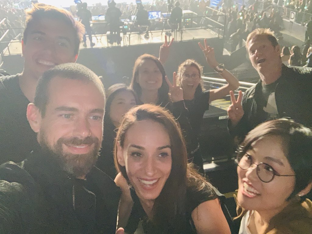 leslieberland's tweet photo. Thank you @GOT7Official! ✌️😍 https://t.co/Szqd2OINzf