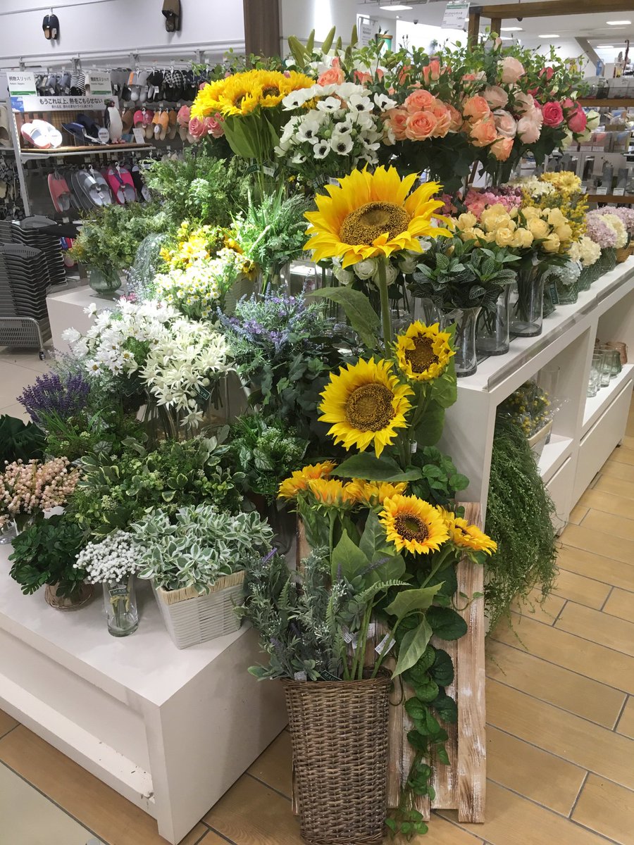 東急ハンズ博多店 4fより本日から造花コーナーがopneしました お花だけでなく果物も揃ってます 季節ごとに種類を入れ替える予定ですのでお楽しみに 東急ハンズ博多店 4階 造花 花瓶 ハンキングボード T Co Cwuqelapjo Twitter