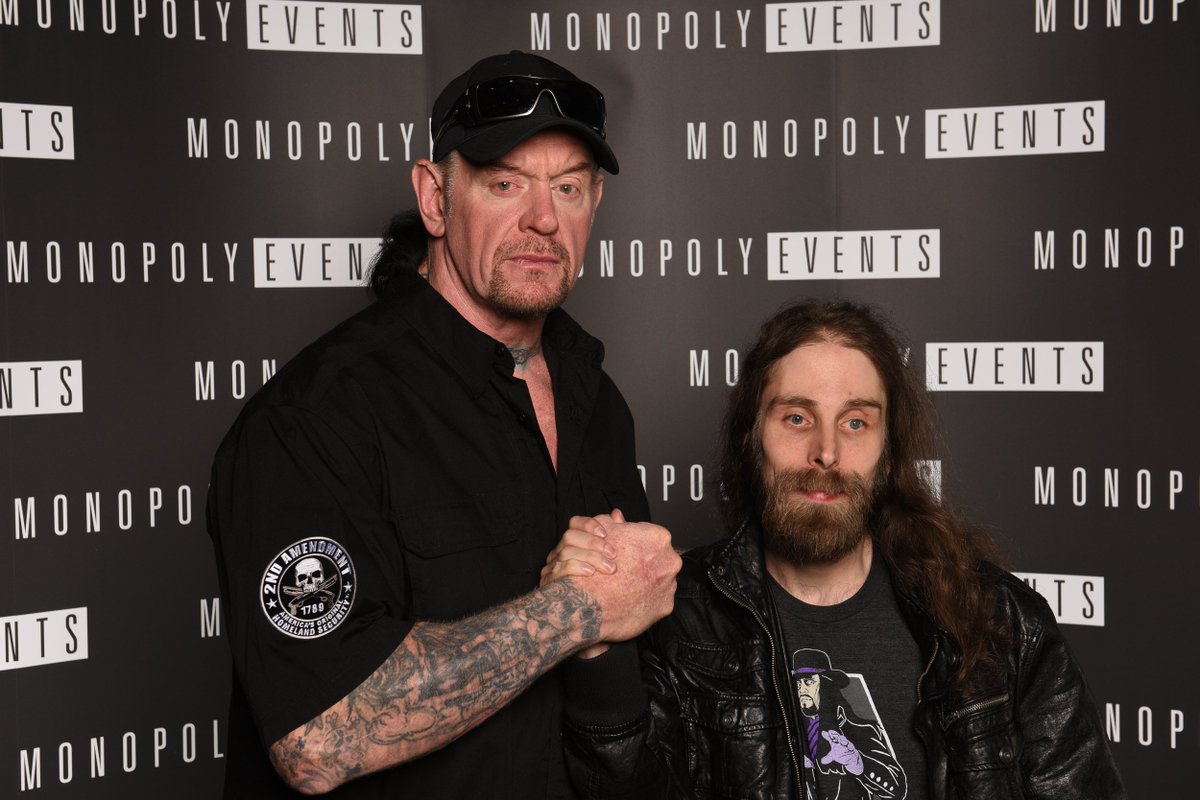 AlexBandFanDE's tweet photo. By the way, on April 28. my biggest dream ever came true when I went to a Wrestling Convention in Liverpool and met the biggest idol of my childhood: The Undertaker! #wwe äundertaker #Wrestling @alex_band https://t.co/qFe76NN6u4