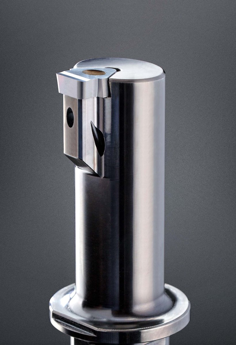 Machinerytweets's tweet photo. Horn has launched a new broaching tool range, N117, where holders allow coolant to flow through the insert seat, as well as to the side, for efficient cooling at the point of cutting #CuttingTools #machining https://t.co/yTpp2yuQH4 https://t.co/lrnLdOkqgC