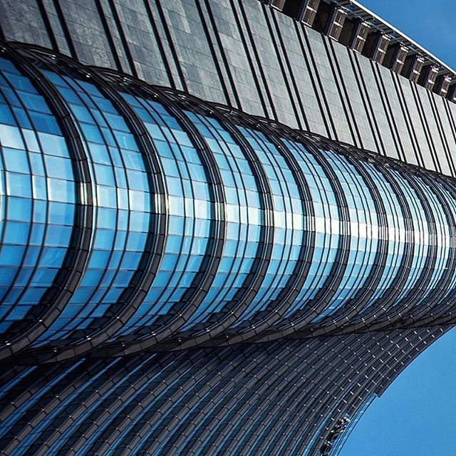 lucauge's tweet photo. New pic: Photos from Milano Photo Marathon 2019.. Where 3 themes every 3 hours were given.. #onethemeatatime #milano #milan #visitmilano #milanodavedere #buildingsart #reflex #ig_fotoitaliane #volgomilano #loves_milano #sculptures #lookingup #lookup #instatravel #travelingra… https://t.co/utaokNqJeX