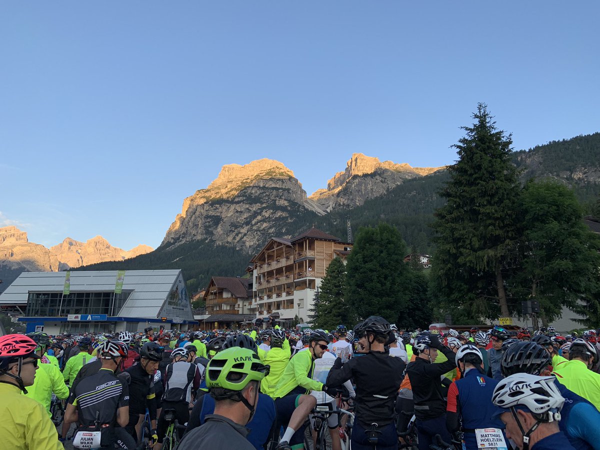 Gary18386547's tweet photo. Maratona dles Dolomites 2019 ⛰🚴🏾💥🇮🇹 #mdd33 @mdolomites https://t.co/CGebckbAZQ