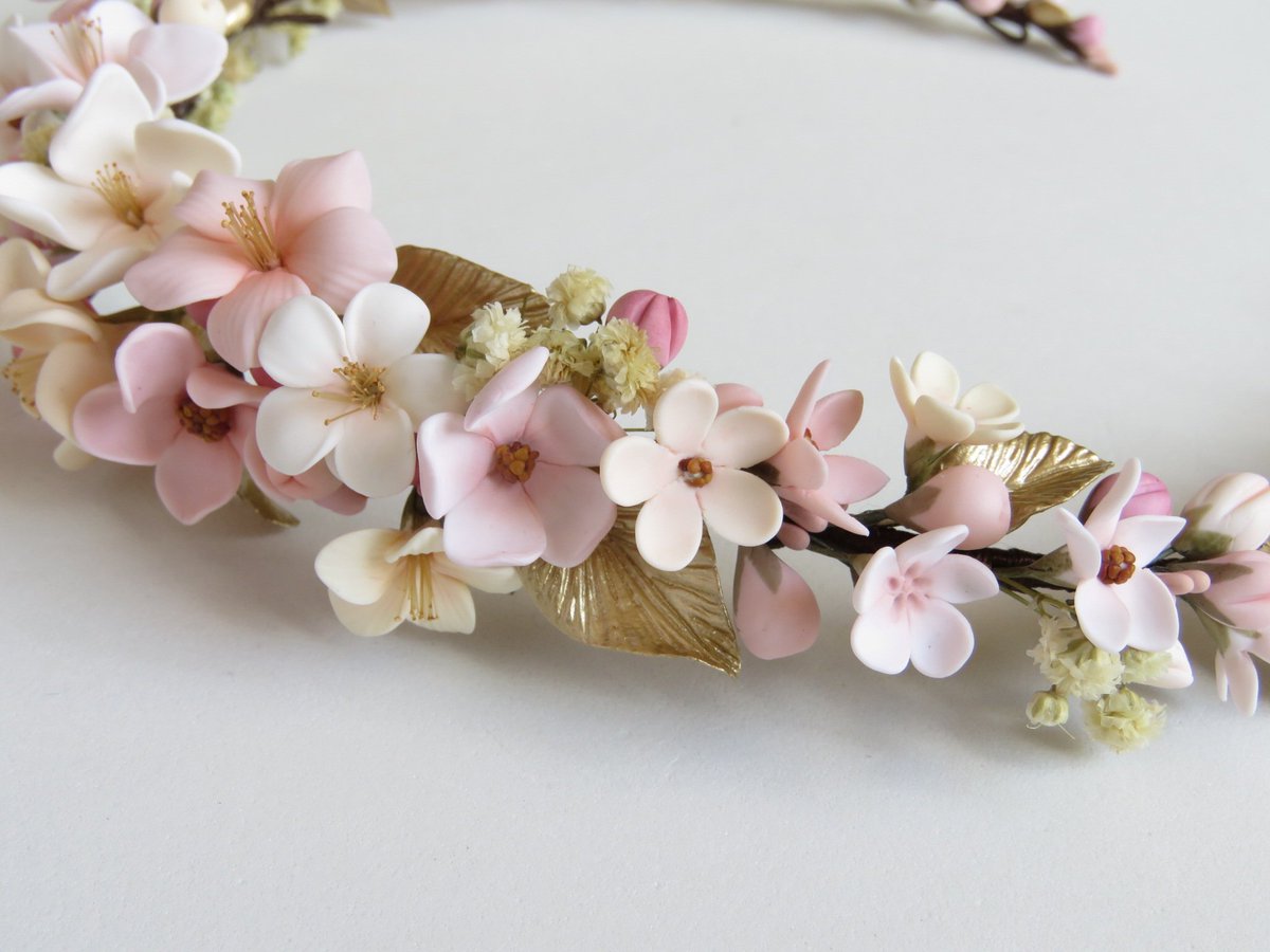 A veces ser tan "........." perfeccionista no es tan malo!
#tocado #novia #boda #tocadonovia #ElTallerdeBagatela