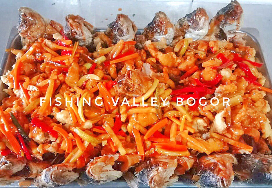 FishingValley's tweet photo. Gurame Asam Manis utk Prasmanan ❤️😊👍🐟 #FishingValley #FishingValleyBogor #wiskulbogor #wisatakulinerbogor #kulinerbogor #gurameasammanis https://t.co/tnVM3iFTOO