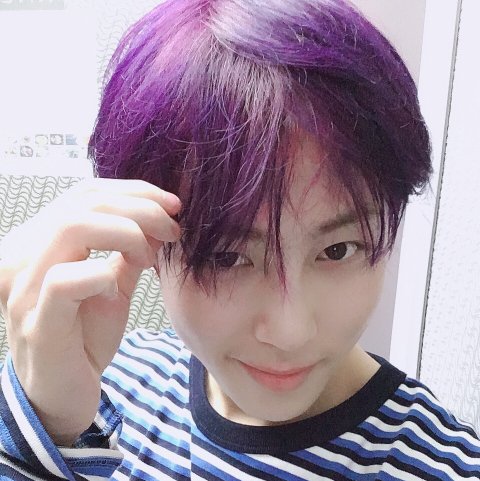 CloudSol_0322's tweet photo. 하성운 공카 프사😭 내가 선물한 옷 입어줬어ㅠㅠㅠㅠㅠㅠㅠ💙💛💙💛💙
ㅁㅊ 인증해줘서 고마워 성운아 울사랑둥이 진짜ㅠㅠㅠㅠㅠㅠㅠㅠㅠㅠㅠㅠㅠㅠ 곧 본방에서 봐❤ #하성운 #HASUNGWOON https://t.co/4QIyxCISOE