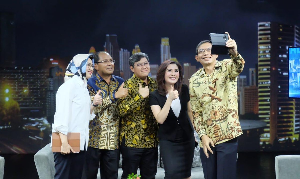 InisiatifDP's tweet photo. Untuk lebih lanjutnya, silahkan saksikan acara talkshow yang juga dihadiri Wali Kota Tangerang Selatan Airin Rachmi Diany dan Direktur Layanan Aplikasi Informatika Pemerintahan Bambang Dwi Anggono ini  di Metro TV Kamis besok (11/7/2019), pukul 21.00-22.00 Wita, Terima Kasih. https://t.co/UIArswakys