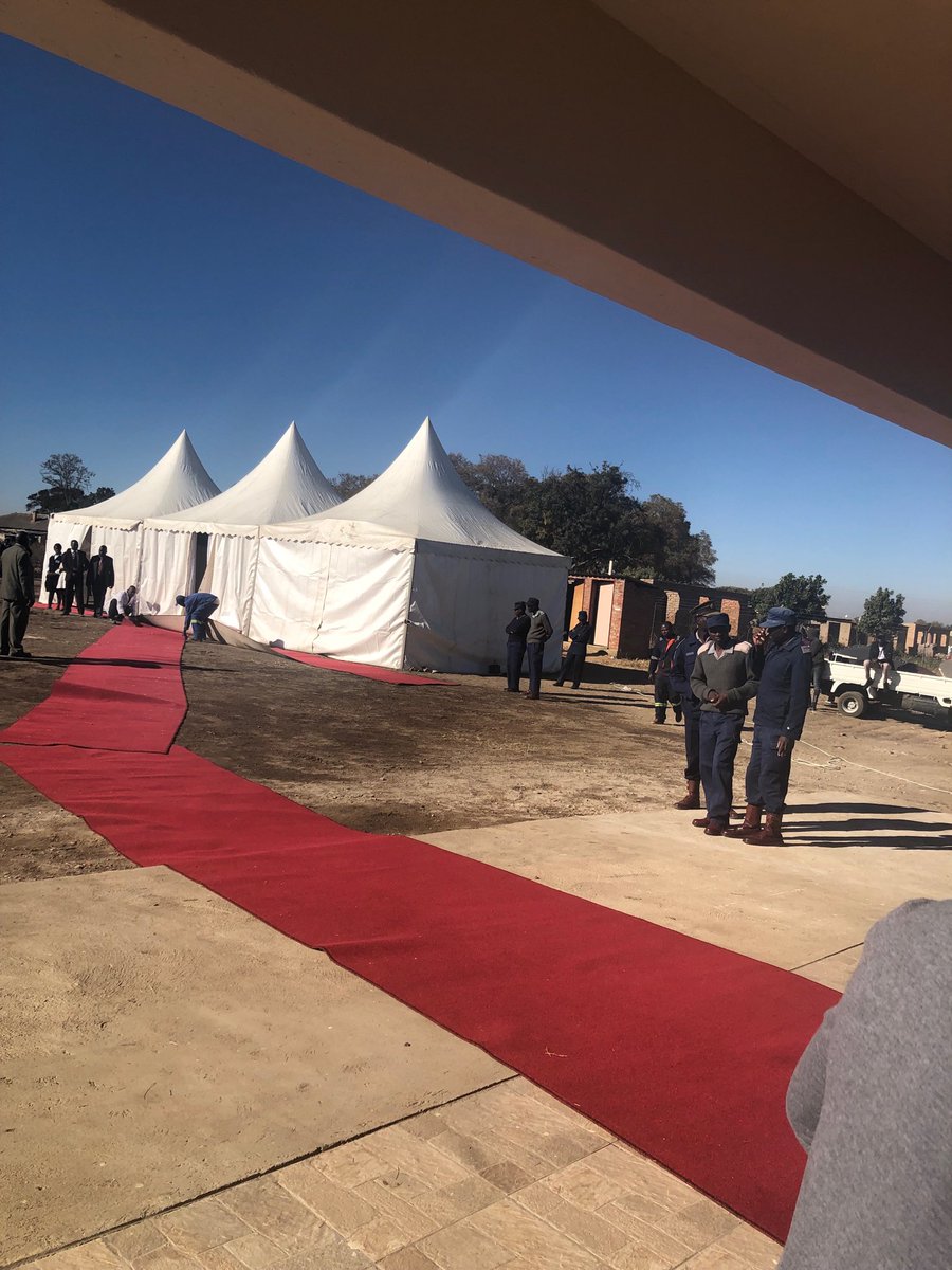 iloharare's tweet photo. #hopley the launch of #tariroclinic a joint project with ⁦@UNFPA_Zimbabwe⁩ ⁦@AChinomwe⁩ ⁦@UNZimbabwe⁩ ⁦@SwedeninZW⁩ https://t.co/8ut86rrNbt