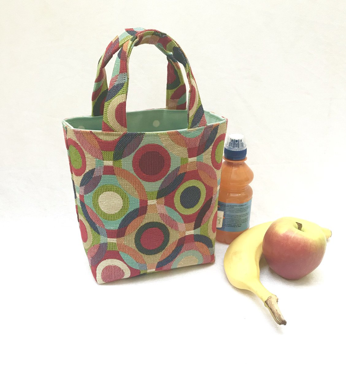 RachelHutty's tweet photo. Morning #earlybiz.
Mega busy, so Iβll just leave you with these dinky tote lunch bags.
Have a fab day π
πππππππππππππππππππ
https://t.co/d145kbEv0d
#lunchbags #dinkytotes #tinytotes #londonislovinit #ukcraft #artisanuk #handmadebags https://t.co/ZBkPfFKGTP