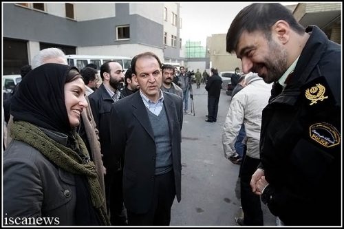 jafarioooo's tweet photo. دو دهه قبل #مرتضوی و #رادان در یک برنامه مشترک، اراذل و اوباش کشور را جمع کردند و آنهایی که شرور بودند را به چوبه دار سپردند. فکر می کنم نیاز است یک چنین رفتاری در جاهایی که دست به شرارات های می زنند باز تکرار شود. البته حقوق و قانون دقیقا" مراعات گردد. https://t.co/j4tgZXGOd1