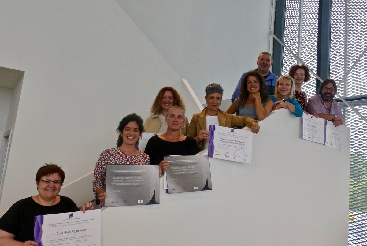 Oizegin's tweet photo. 8 empresas + 2 OTs de #Durangaldea recogieron los diplomas de programas de competitividad en la Semana del Turismo #Euskadi. @Alluitznatura,  @EguzkiBB, Oficinas Turismo Durango y Elorrio, Garaikolandetxea, Karteruena, Lurra Adventure, @saltsankaterin, Sinergia43º, Okalandetxea https://t.co/lLzvq6giuq
