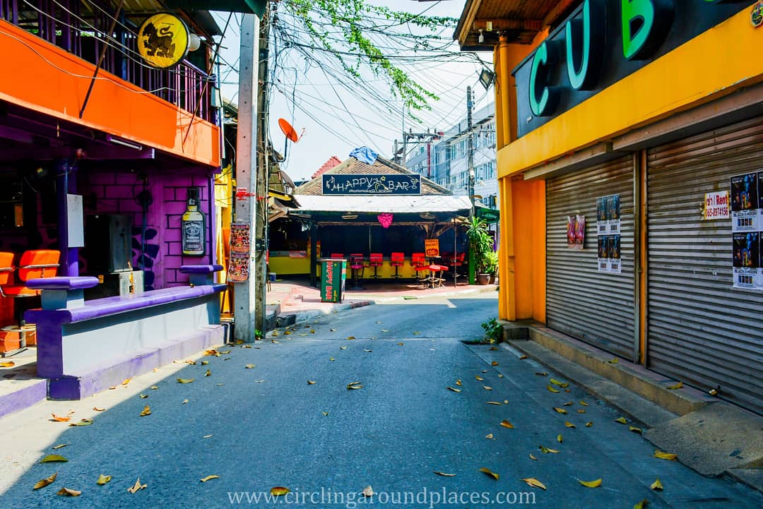 circling_around's tweet photo. Location: #KohSamui, #SuratThani, #Thailand 🇹🇭
In the early hours of the day, the island was sleeping and it felt like a pride storm has just passed. Oh the colours added to the deserted place. I was fascinated to see the aftereffects of a party.
#CirclingAroundPlaces https://t.co/7VyEK006QR