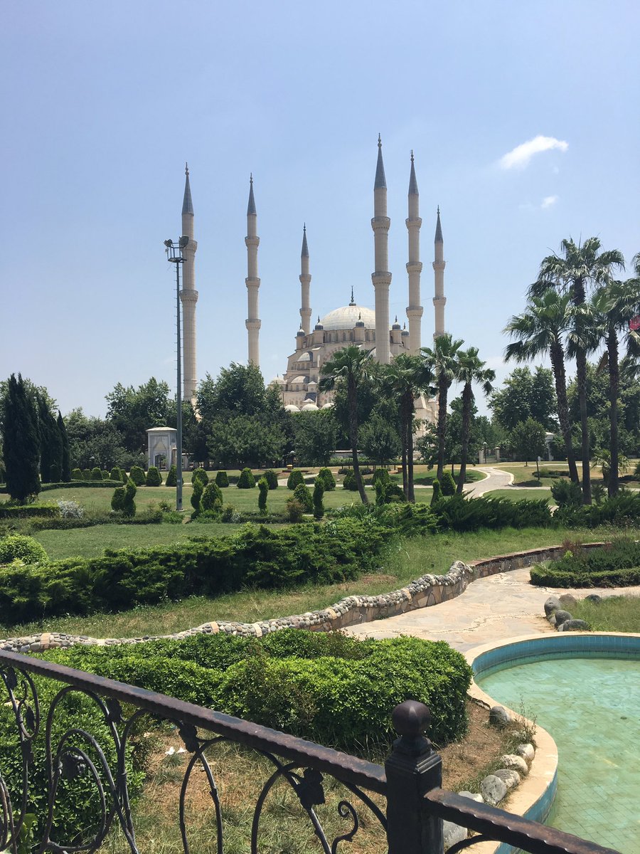 But I preferred Adana with the Seyhan river. The large Sabanci mosque by the water is beautiful while the old buildings (which are in need of love) are just so wonderful in the old town. Spent most of my time sitting by the water, drinking tea and Beypazari soda.