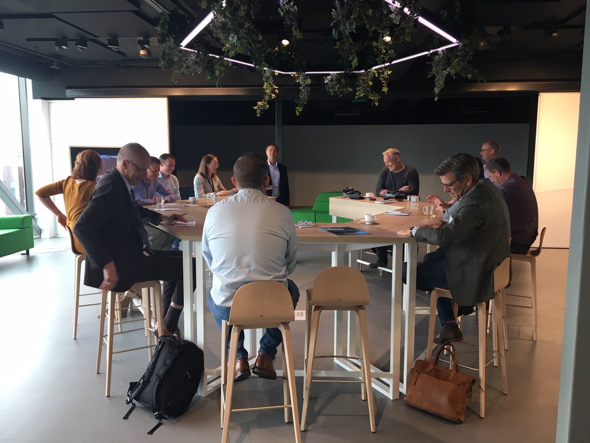 Met @IS_NL en <a href="/we_are_inspark/">InSpark</a> geven we vandaag een verdiepingssessie over de moderne werkplek in de <a href="/KPN/">KPN</a> #DigitalDutchXperience Uiteraard met <a href="/MicrosoftTeams/">Microsoft Teams</a> demonstratie! #WorkinBetterTogether #MicrosoftTeams