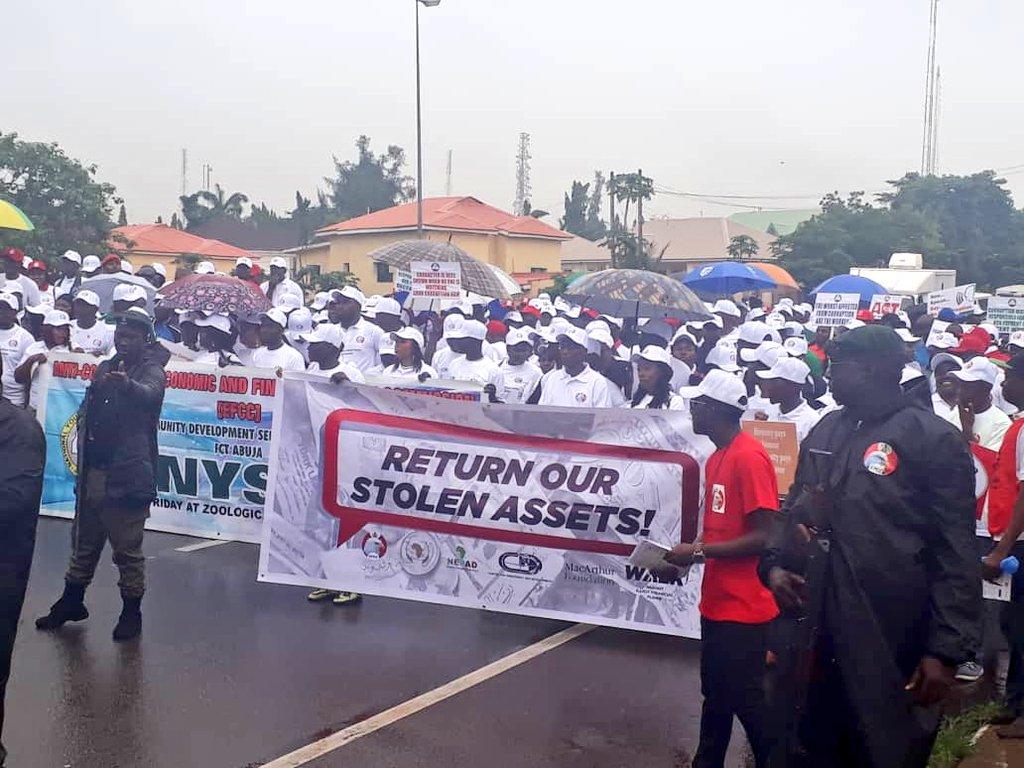 oaaigbe's tweet photo. @CDDWestAfrica support to mark African Union Anti-Corruption Day 2019. "Let's unite towards a common African position on Asset Recovery." 

#StopCorruption
#CorruptionNoMore
@AntiCorruptIntl 
@ClementNwankwo 
@SayNoCampaignNG 
#DoroCorruption
@SituationRoomNg 
@AriyoAristotle https://t.co/vxCIHl4qK4