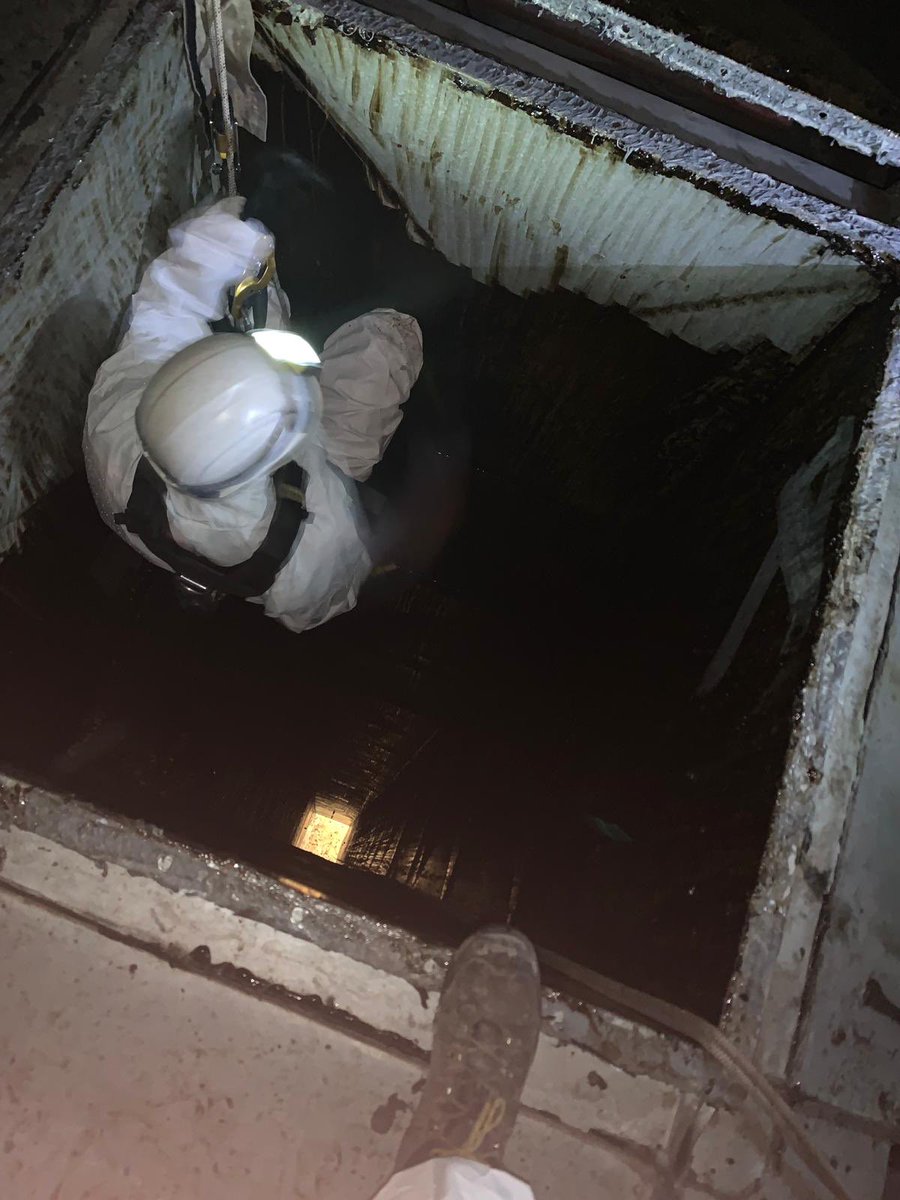access_cleaning's tweet photo. Shot from a job we done a couple of nights ago inside a duct #abseiling #ropeaccess #irata #cleaning https://t.co/3YjpompXqM