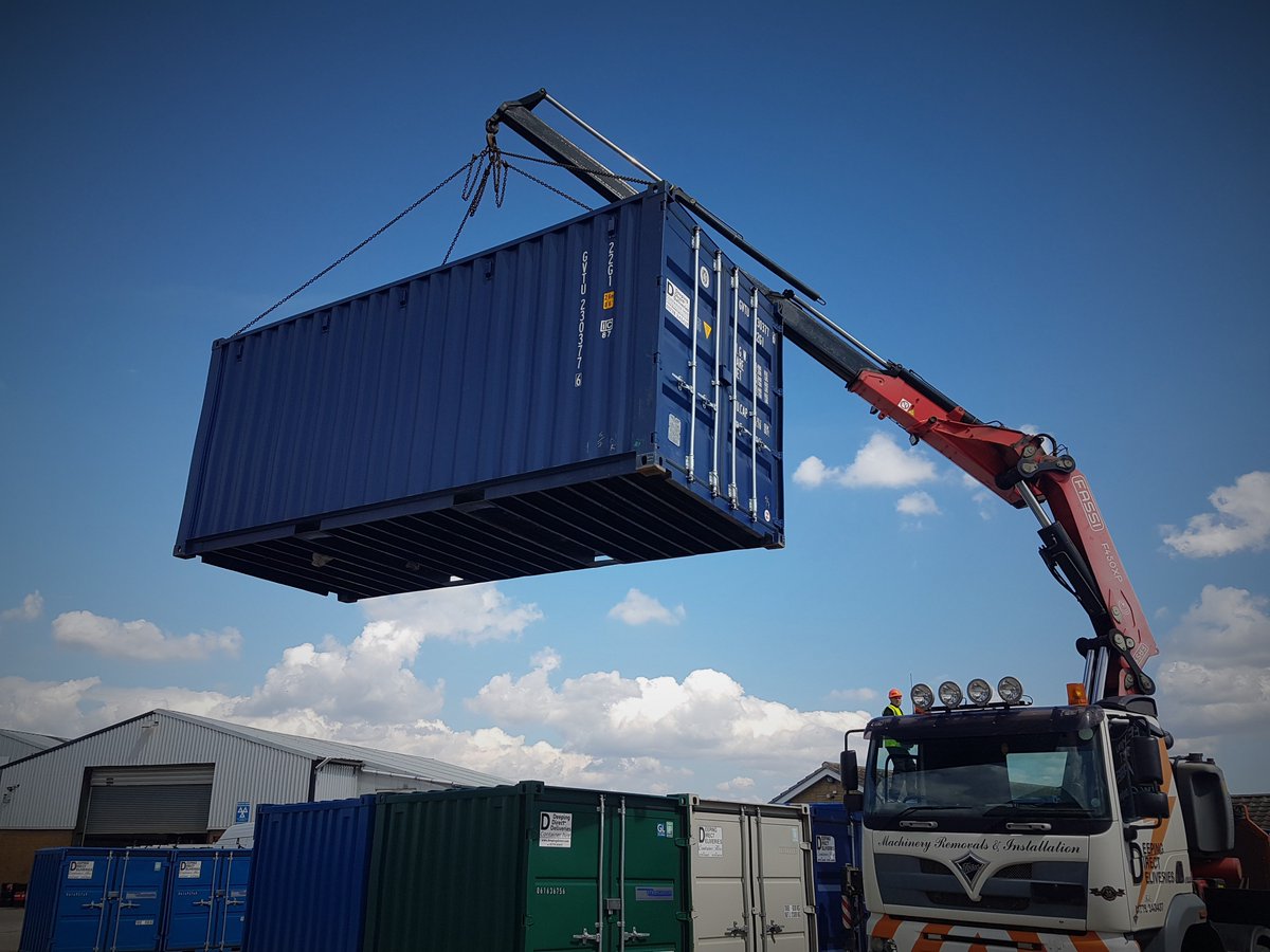 Storage Containers to hire

8ft, 10ft, 20ft &amp; 40ft available to hire.
We deliver all our own hire containers meaning YOU PAY LESS!

🔐 Lock and 2 Keys provided
🎨 Variety of colours available 
🌂 Wind &amp; Watertight

Get in touch today!
📞 01778 343437
💻 deepingdirect.com/containerhires…