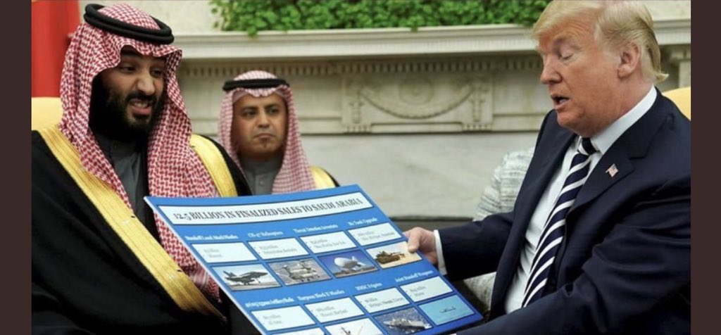 الصورتين بنفس المكان ولكن!! 

تبين لنا بأن هناك فرق بين الثرى والثريا

🇶🇦❤️

 #تناقضات_الجزيره_امام_قطر