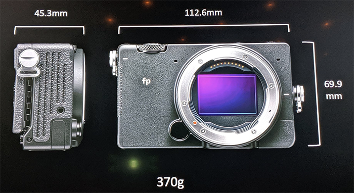 mirrorlessrumor's tweet photo. Wow! Sigma annoounce the world's smallest Full Frame system camera! It's named Sigma FP!
https://t.co/FAQxFJ6GT7 https://t.co/Qj28HbZaZZ
