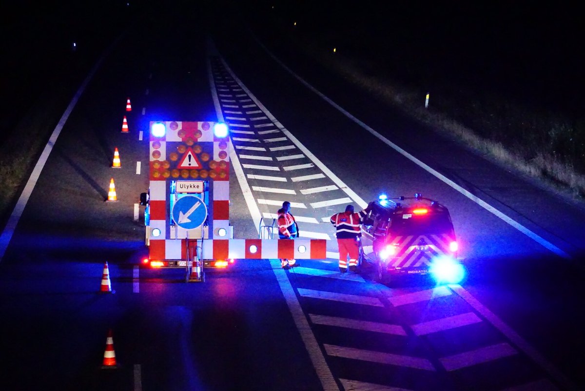 pressefotosdk's tweet photo. Forurening på E45 ved tilst.
#forurening #e45 #tilst #nyheder https://t.co/pnbAsfgeia