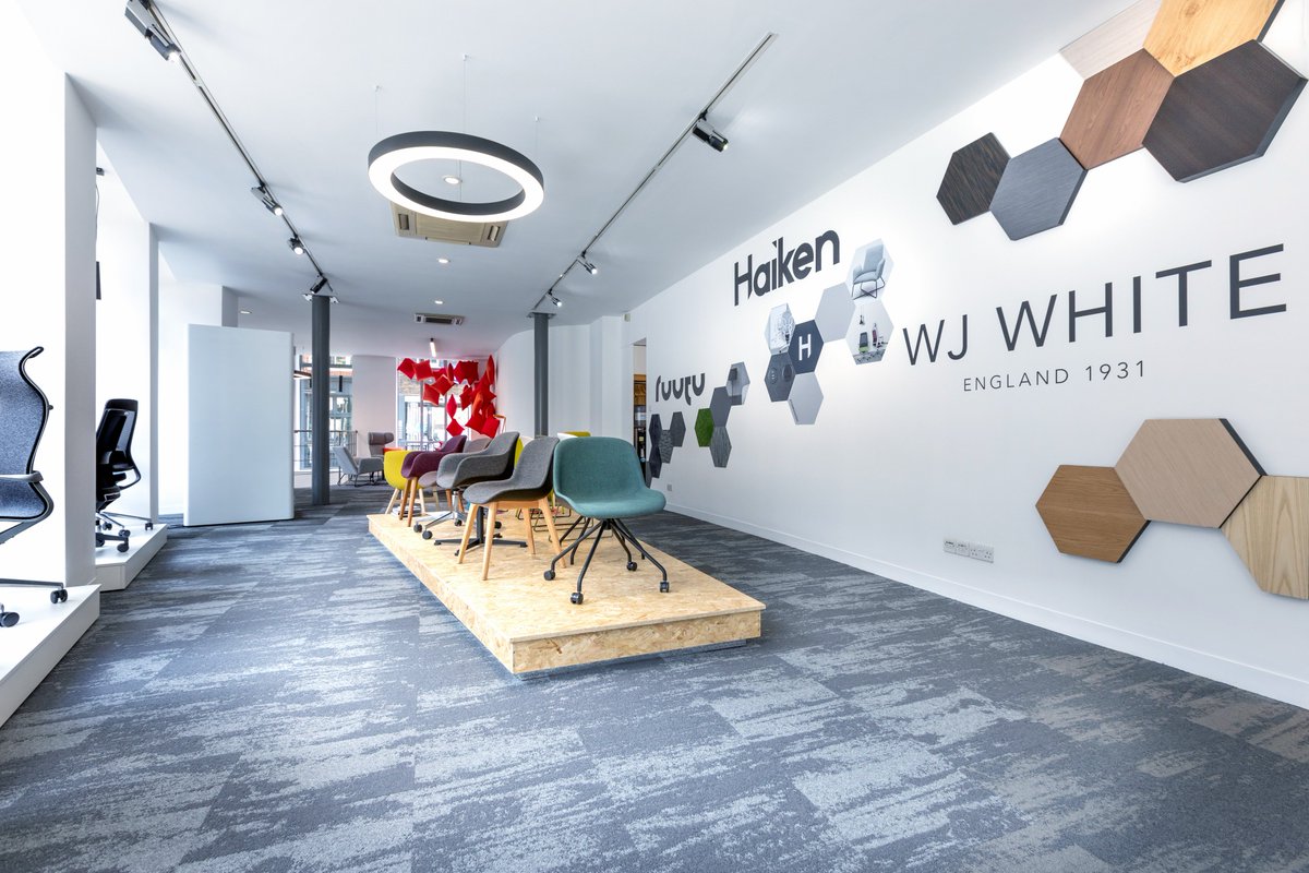 Synergy_Lights's tweet photo. New case study! Take a look at this stunning project for @Haiken, @ruutuflooring and W J White
> https://t.co/8h9rYPrYCI <
#Lighting #lightingdesign #DesignandBuild #OfficeFitOut #Interiors #interiordesign #workspace #office #London #MondayMotivation #LED #StatementPendants https://t.co/SwHUnHsiV2
