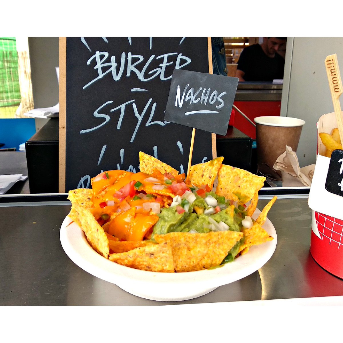 Helen's Street Food tweet media