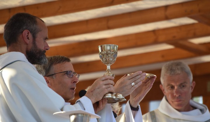 AleteiaFR's tweet image. 📷 Revivez en images les temps forts du pèlerinage des pères de #Cotignac.
➡ bit.ly/2YJ3eeA