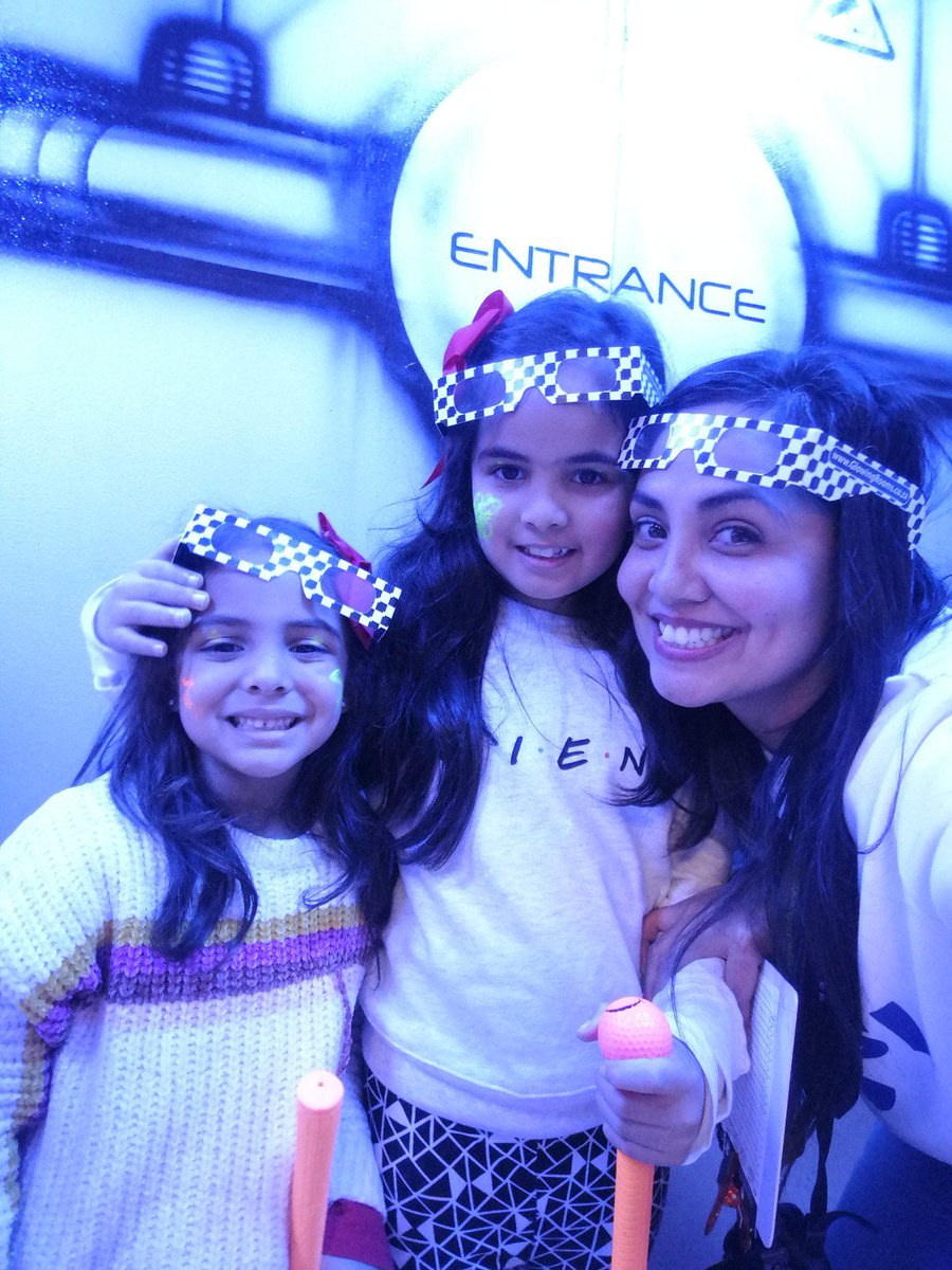 Way to Glow! Our Glow in the Dark Party for an 8 Year Old themilkmemoirs.com/2019/07/11/way…