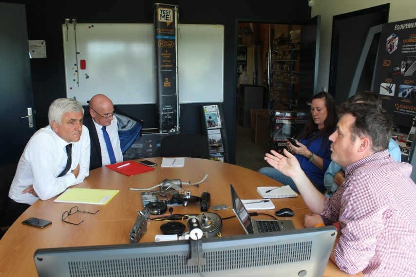 Petite visite de notre Président de Région Normandie, <a href="/Herve_Morin/">Hervé Morin</a>.
La Région étant en partie actionnaire de Karver, et nous a permis de racheter la Société Pontos notamment, grâce à certains dispositifs.
Plus de détails dans l'article ci-dessous:
actu.fr/normandie/honf…