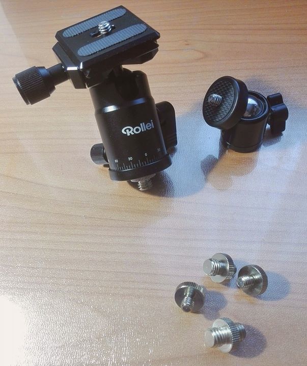 InViaggioYT's tweet image. Ho terminato di sistemare il treppiede cambiando la pesante testa rollei con una più compatta e maneggevole (a destra).
Vantaggi:
1)riesco ad avvitare la macchina fotografica molto più velocemente
2)è più semplice richiudere il treppiede/trasformarlo in monopiede

P.s. non è…