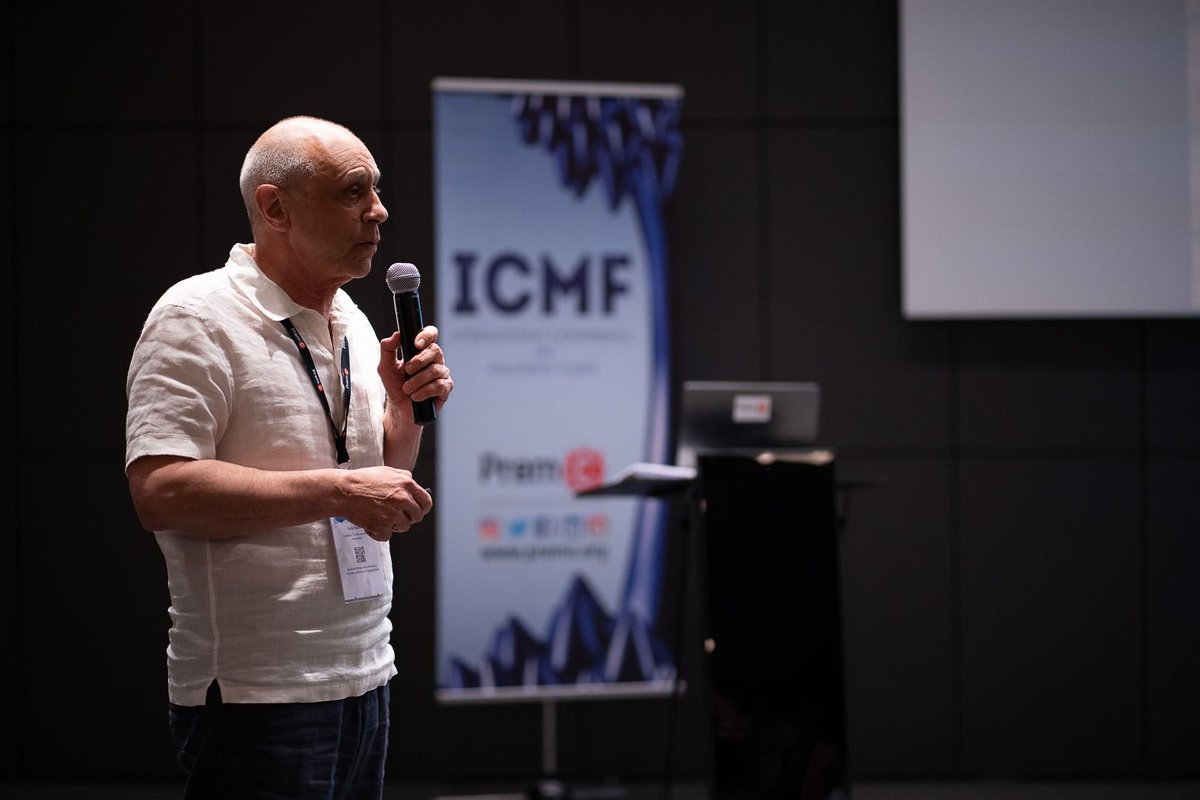 ICMF_Conference's tweet photo. Prof. Yuriy Raikher was our last Invited Speaker of yesterday. Thank you for your talk regarding Mesomagnetomechanics of hybrid elastomer composites: magnetization of elastically trapped particles, it was brillant !! 😊 https://t.co/r3ObowZ0j4