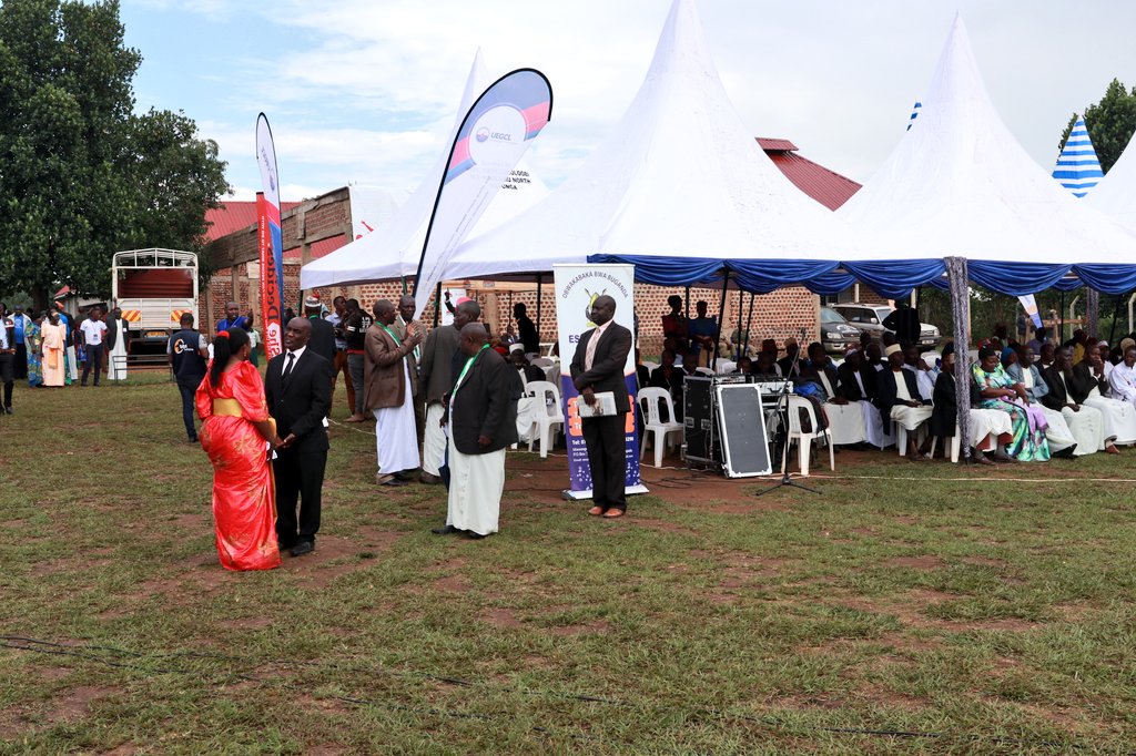 UegclOfficial's tweet photo. #UEGCLCares: A healthy and vibrant society remains a strong variable in our quest to #GenerateForGenerations. #UEGCL is dedicated to improving health, hygiene and education facilities in #Kayunga & #Kamuli districts which are close to #IsimbaHPP. @BugandaOfficial <JK> https://t.co/JgqKByuCH2
