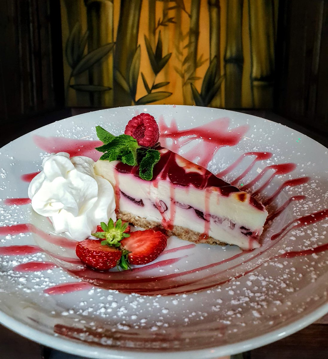 Make Thursday just as special as the weekend, treat yourself to one of our desserts!

#SceneMCR