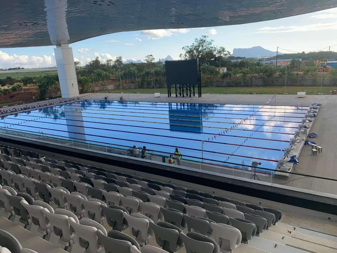 jioi2019's tweet photo. J-8: Le centre aquatique avec sa piscine olympique est prêt. #JIOI2019 #natation #cotedor #COJI2019 #MMIL https://t.co/CihUpnlNNC