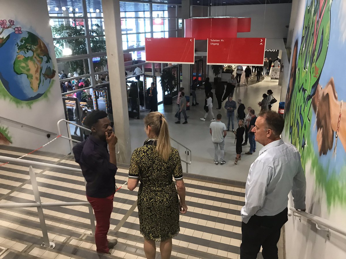 En we nemen afscheid van onze betrokken voorzitter Lloyd een fantastische periode en we blijven ons inzetten voor: duurzaamheid, gezonde school en (nog) beter onderwijs #samen <a href="/Ditismbo/">Dit is mbo</a> <a href="/ROCvA/">ROC van Amsterdam</a> <a href="/ROCvanFlevoland/">ROC van Flevoland</a>