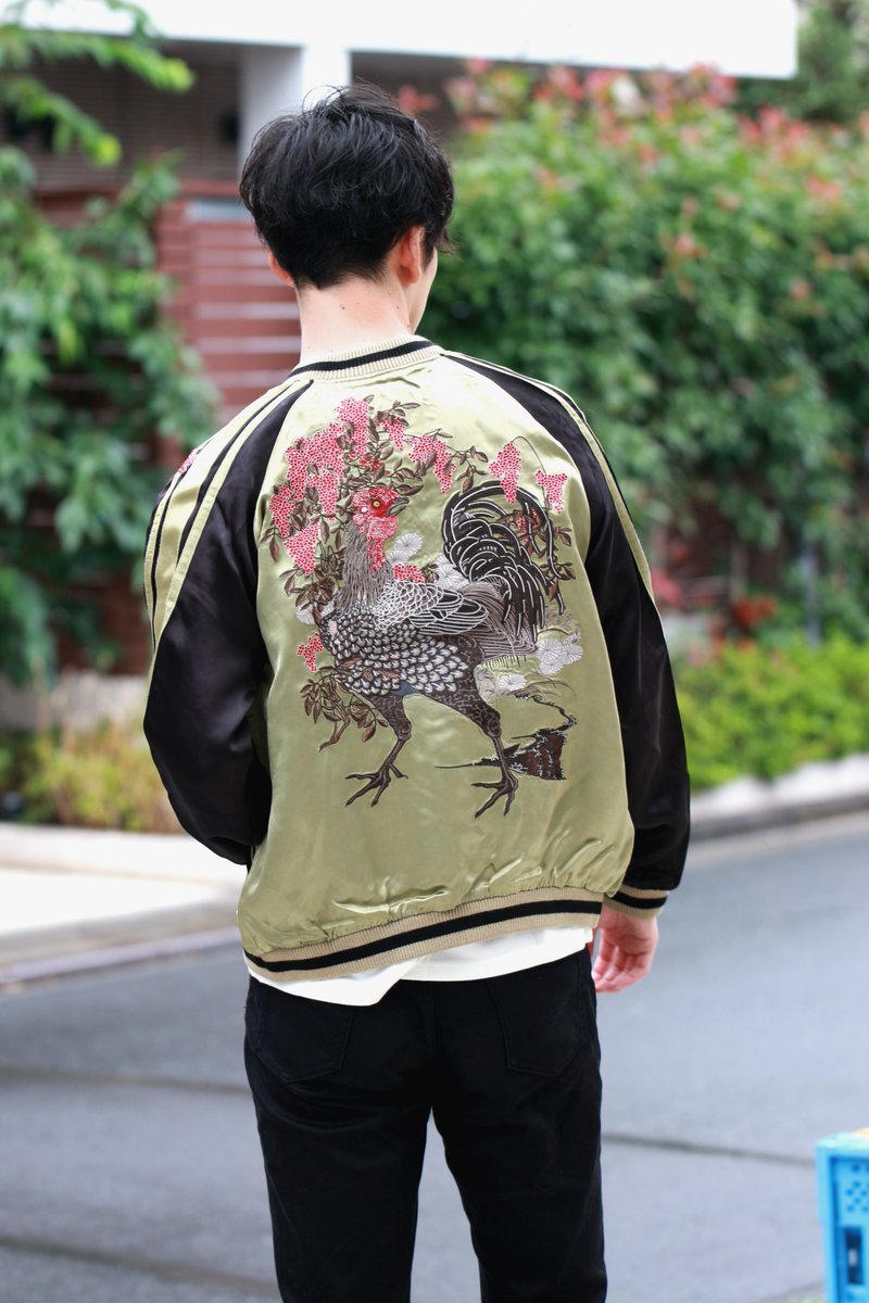 スカジャンメーカー スイッチプランニング En Twitter 本日もモデル写真からssj 031 若冲の黒鶏刺繍スカジャンです 力強い黒鶏が背中にハマり 派手さの中にも和柄ならではの渋さが伝われば幸いです 花旅楽団 スカジャン