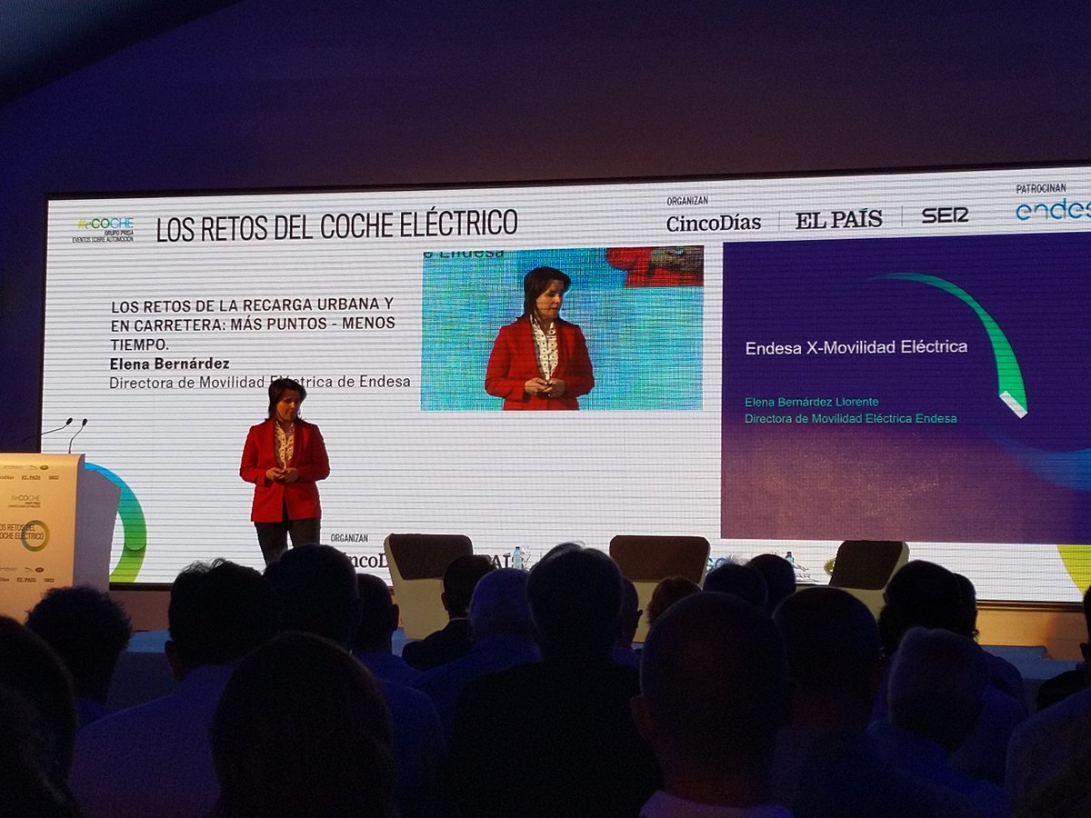 JesusFraileArda's tweet photo. Escuchando a #ElenaBernardez, de @Endesa, explicĂĄndonos los retos de la recarga en #eCoche https://t.co/O2ITwX9BfR