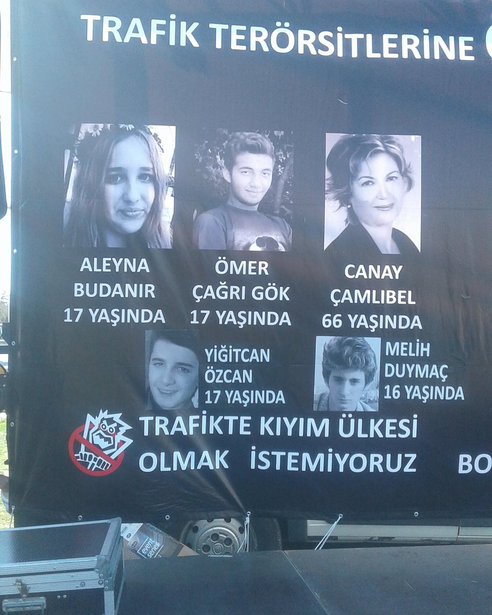 AleynaHatun budanır 17 yaşında onu trafik katilleri aramızdan aldı şu an hiçbir ceza almadan eli kolu serbest dolaşıyorlar Türkiye'deki Adalet ne durumda Türkiye'de trafikte katliam yaşanıyor ceza 0  <a href="/RTErdogan/">Recep Tayyip Erdoğan</a> <a href="/abdulhamitgul/">Abdulhamit Gül</a>
<a href="/EmineErdogan/">Emine Erdoğan</a> 
#AleynahatunbudanırİçinADALET