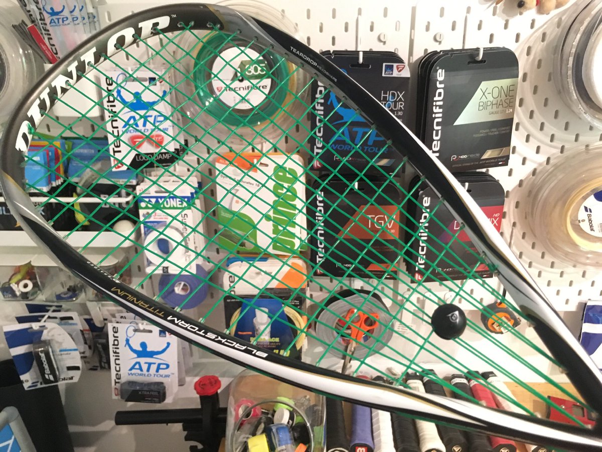 NorisBesaitung's tweet image. #Squash #Schläger mit #Fächer Besaitungsmuster - kein Problem wir besaiten jedes Muster. #Dunlop #Blackstorm mit @tecnifibre #305 @SquashMadDotCom @squashnet @SquashTV @WorldSquash