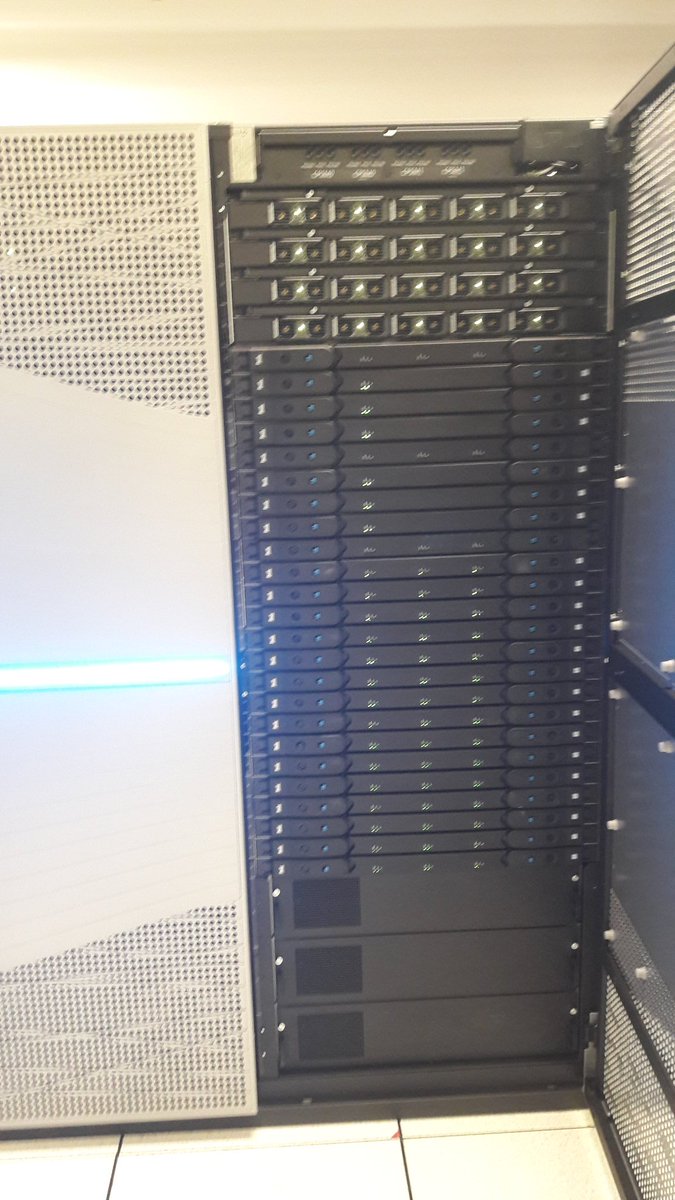 jplorre's tweet photo. Visite du centre de calcul #calmip à Toulouse : des supercalculateurs cpu et GPU pour la recherche académiques et les entreprises : pourquoi pas une collaboration avec @linagora ? Cc @UMS_CALMIP https://t.co/ZF3WpApqwu