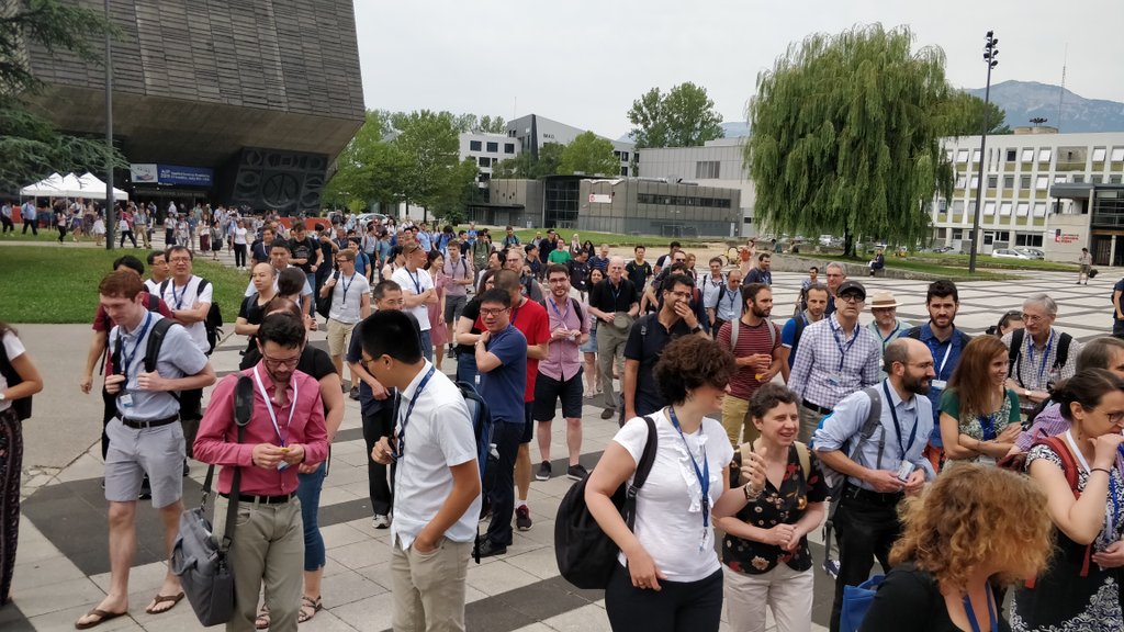 Dirque_L's tweet photo. Assembly for a group photo at #aip2019 - gonna take while... https://t.co/HuL3UvBNTa