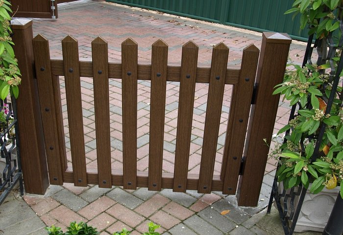 Fensys offer UPVC garden, side and driveway gates which are a practical alternative to traditional wood or metal gates as they require no preservative treatments. Unlike the traditional alternatives, our gates will not rot, crack, splinter or rust