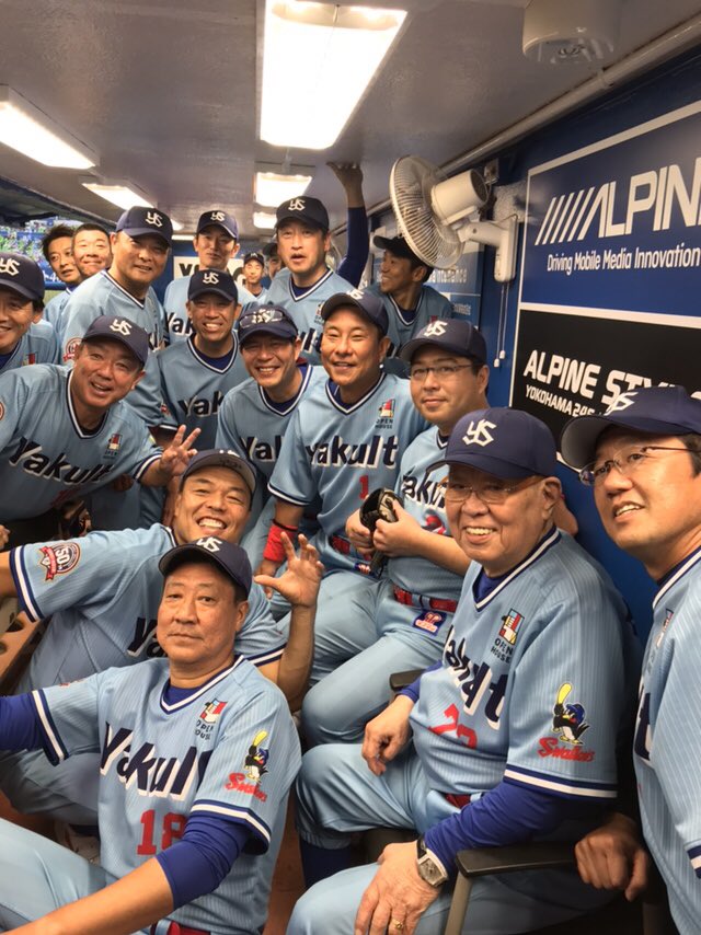 野球】ノムさんに古田、池山もu2026燕軍団集合写真にファン感涙「みんな