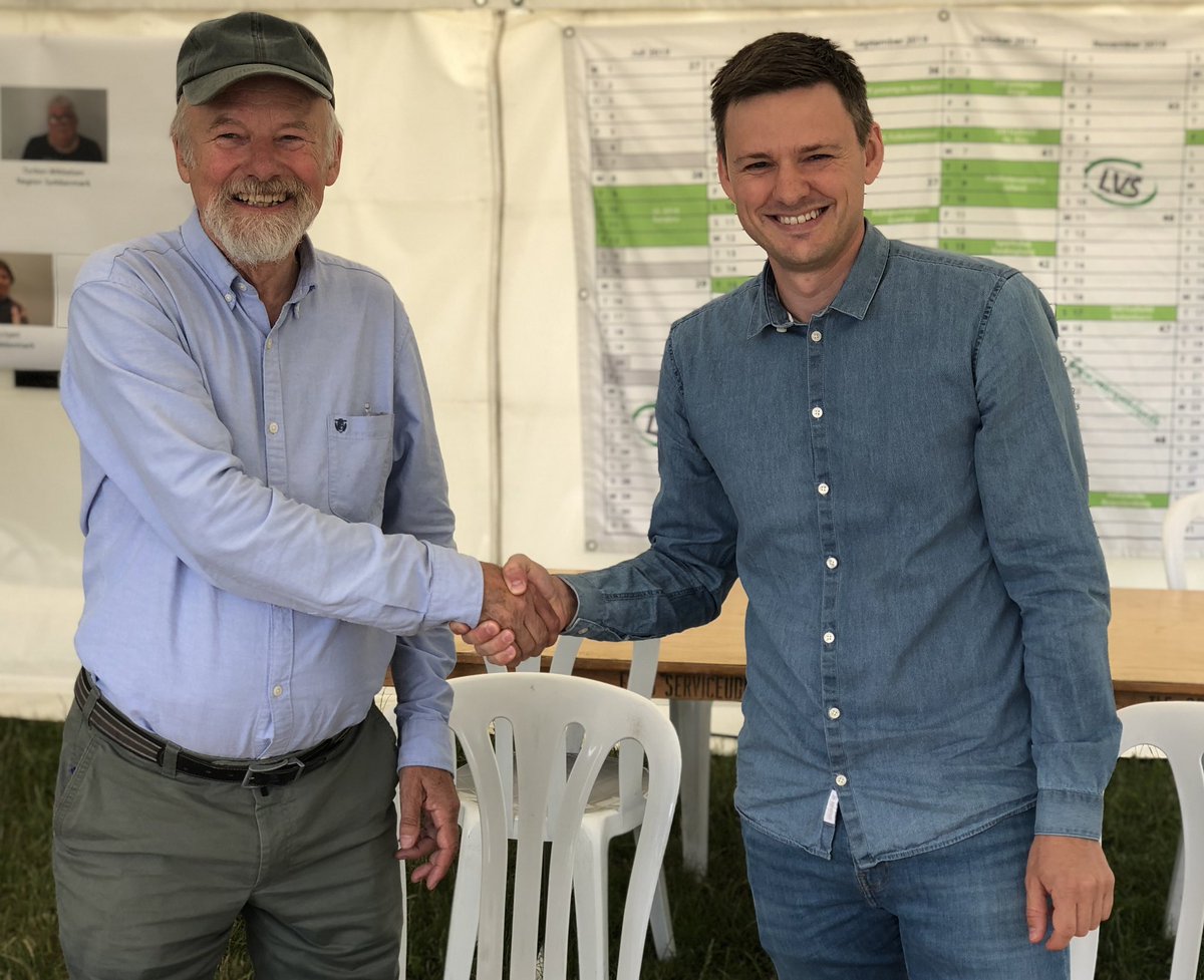 Formand for <a href="/KFUM_idr/">KFUMs_idrætsforbund</a> Kasper Jepsen og vores egen formand Niels Rasmussen har netop underskrevet en samarbejdsaftale om vi sammen skal arbejde for at socialt udsatte mennesker får bedre muligheder for at dyrke sport