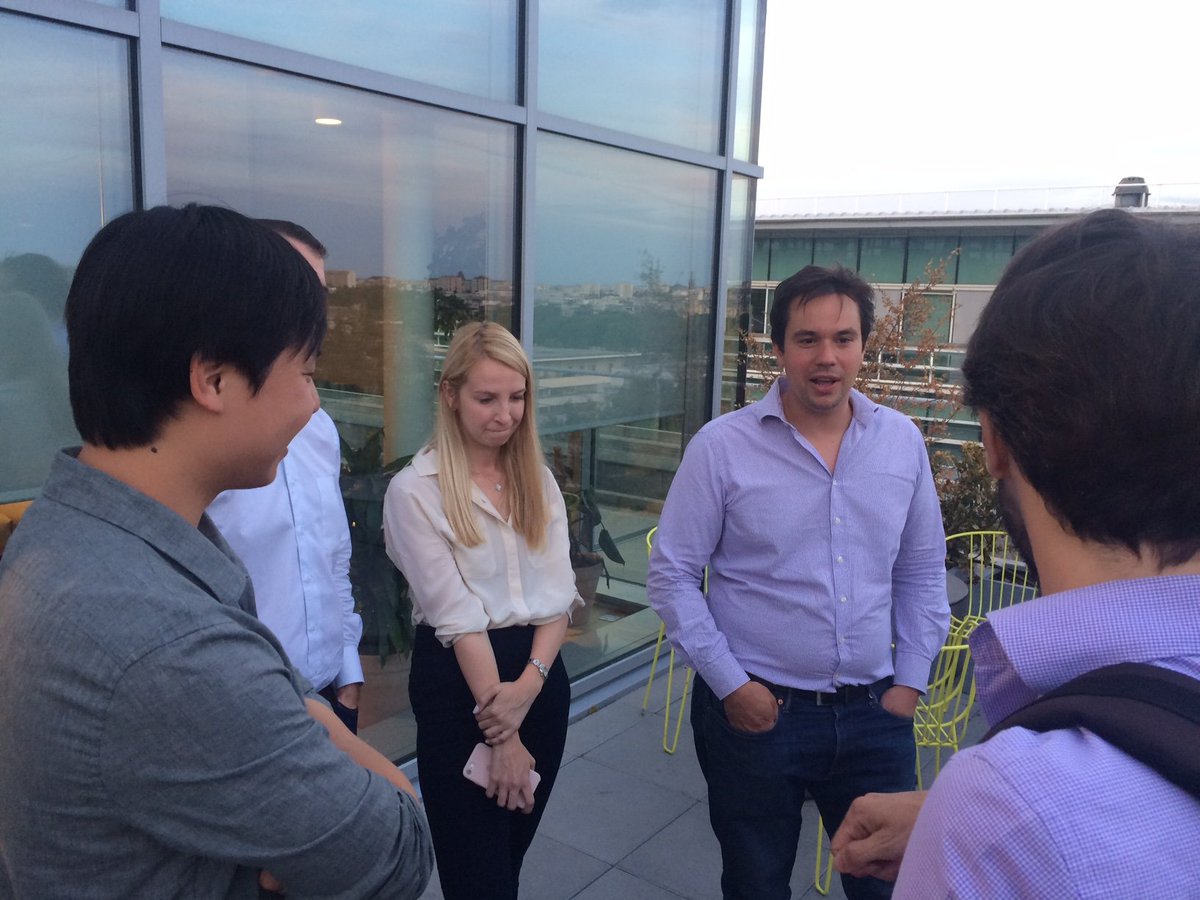 Hier soir on a bien profité de l'été ☀️ et du super rooftop 😎 de <a href="/WeWork/">WeWork</a> BnF avec nos incubés ! Merci à tous et big up @BF_TechServices  🙌